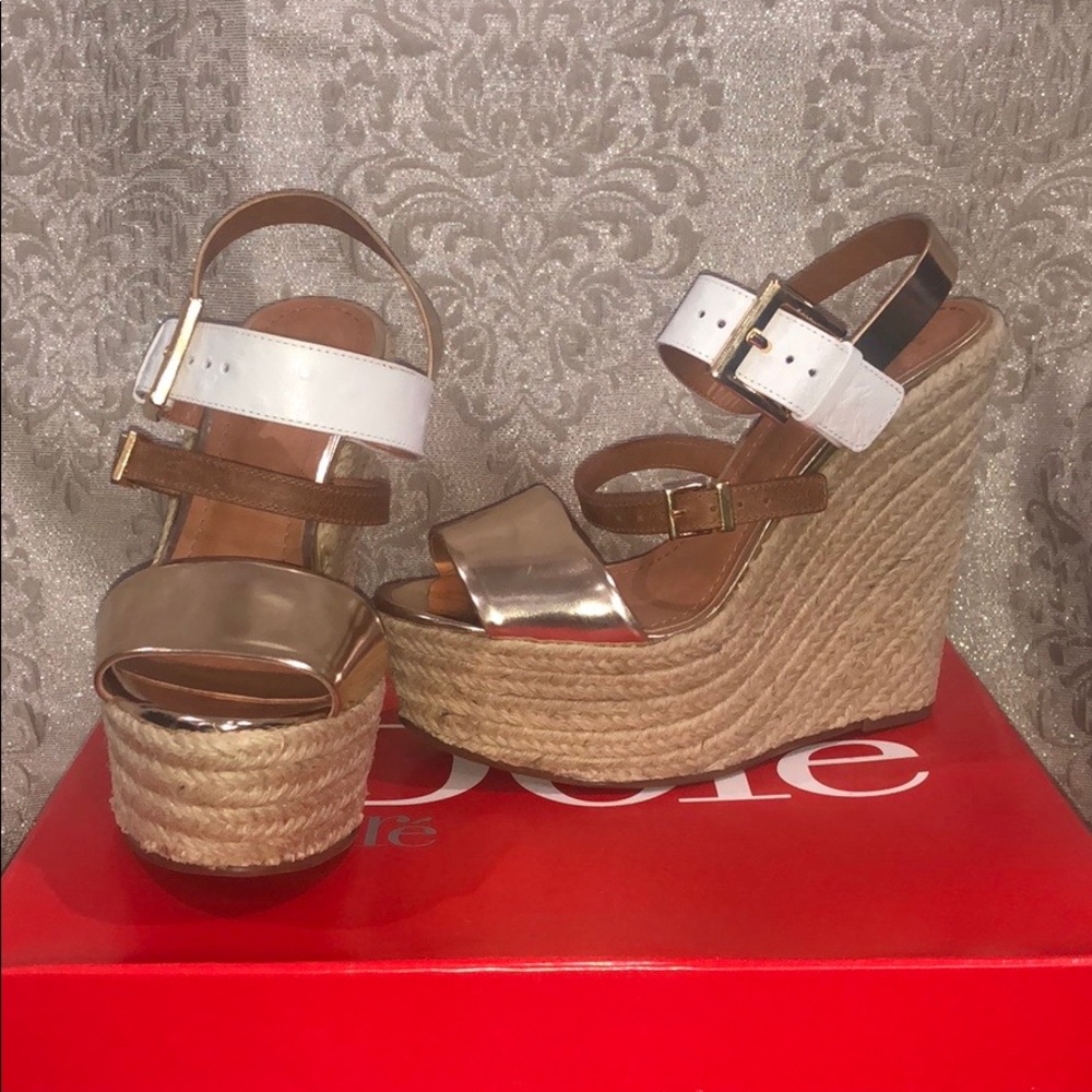 Idore wedges